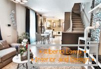 Luminoso interior design di un appartamento a Budapest in tonalità turchesi