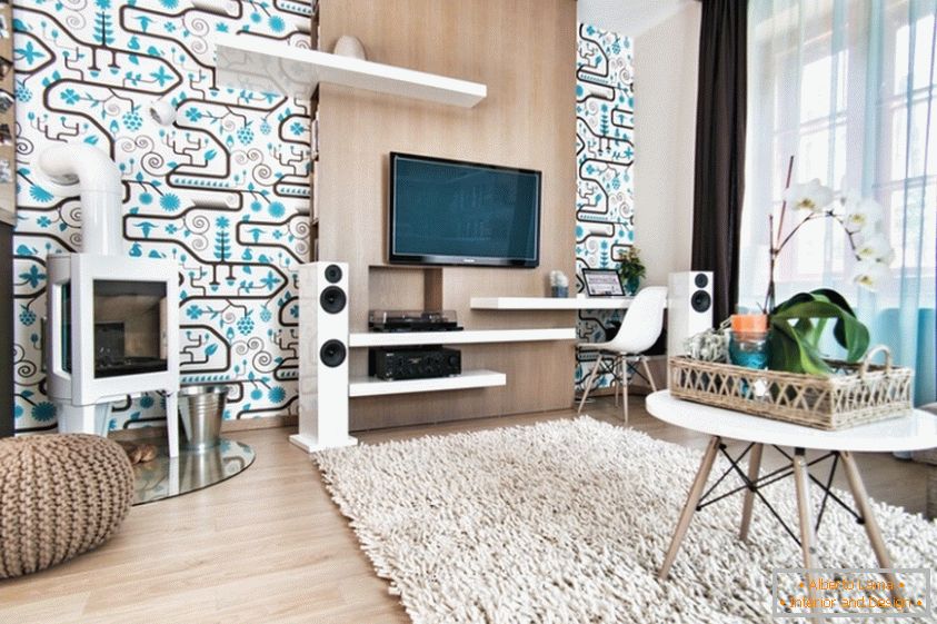 Luminoso interior design di un appartamento a Budapest in tonalità turchesi