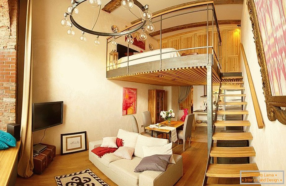 Il secondo livello in un appartamento con soffitti alti