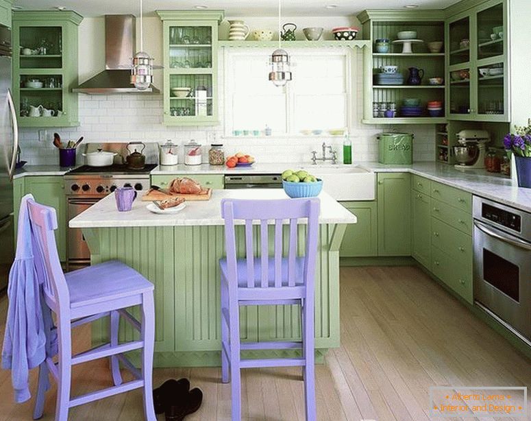 La combinazione di verde e viola in cucina