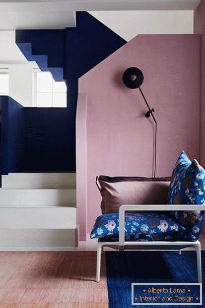 Combinazione di rosa insolita nella decorazione delle scale
