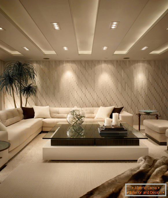 Elegante design del soffitto nel soggiorno