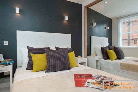 Design della camera da letto in un piccolo appartamento a Londra