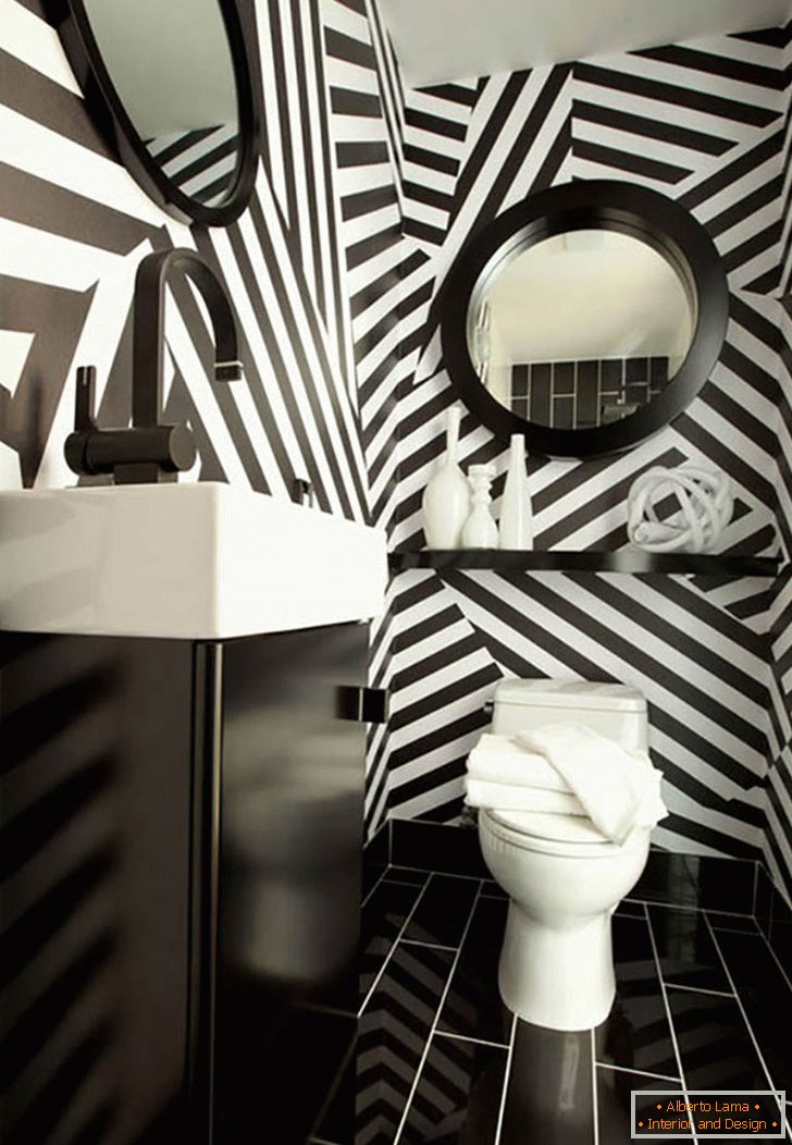 black-and-white-bagnoroom-wall