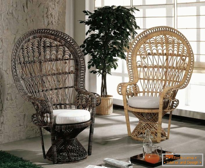I mobili di vimini sono spesso usati per la decorazione di interni in stile ecologico.