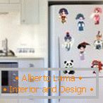 Personaggi dei cartoni animati sul frigo