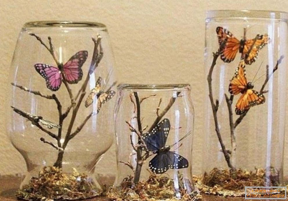 Farfalle in vasi