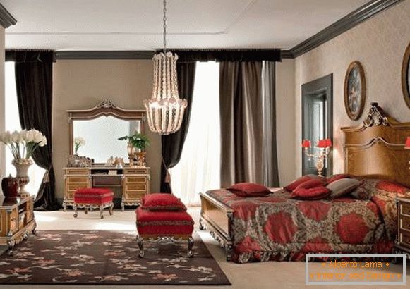 Design lussuoso della camera da letto in una casa privata