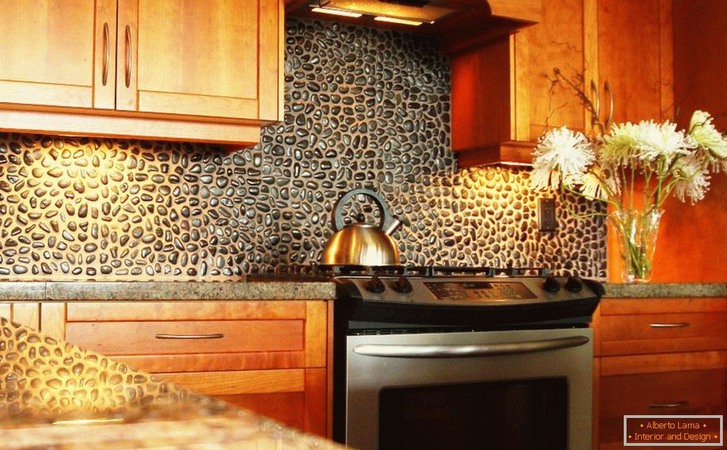 Grembiule in pietra naturale in cucina