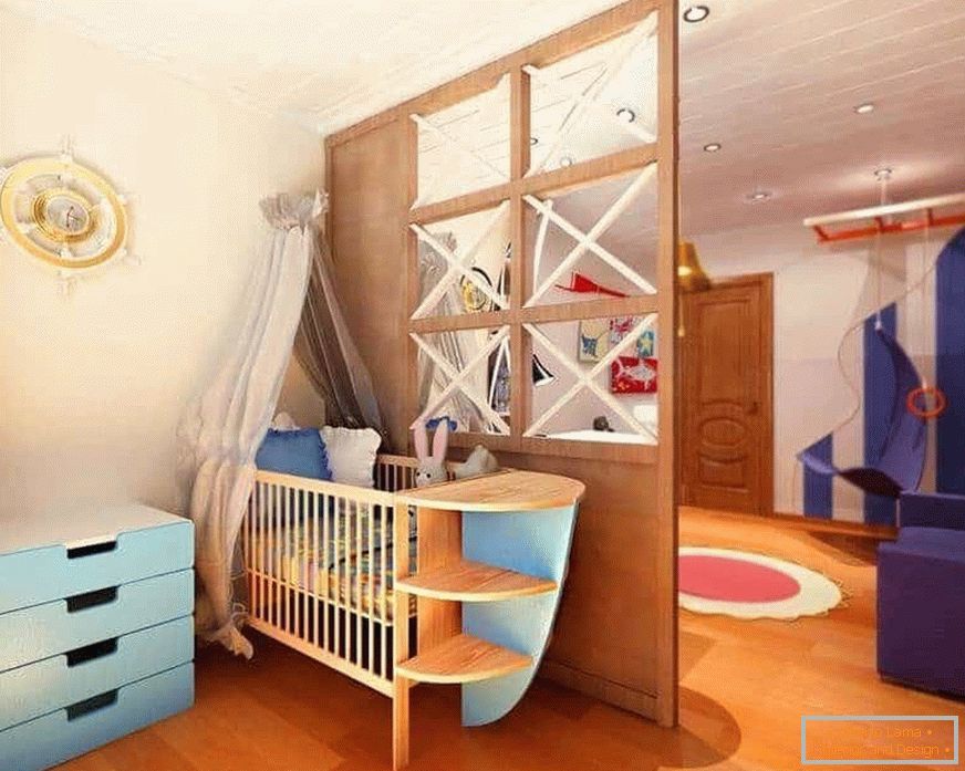Divisione in legno in una stanza del soggiorno e nella camera dei bambini