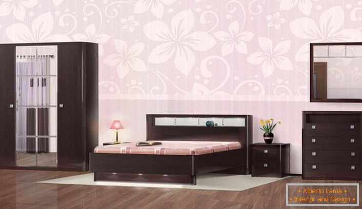 I mobili per la camera da letto nello stile Wenge si distinguono per la nobile semplicità e l'eleganza discreta. 