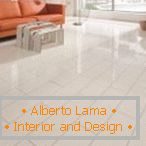 Soggiorno в стиле минимализм с оранжевым диваном