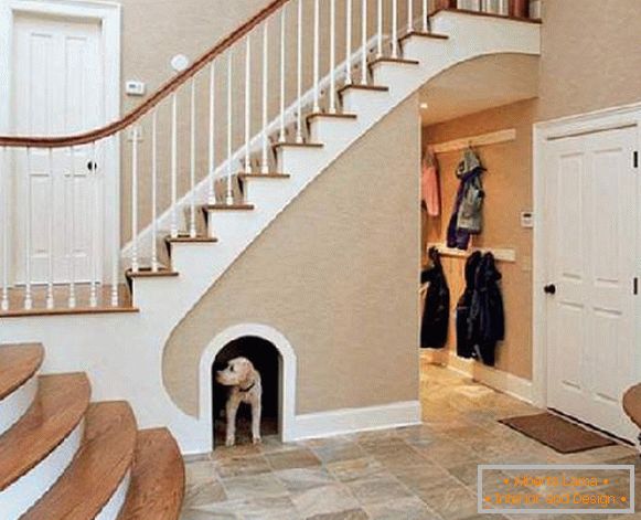 corridoio in casa con scale design foto, foto 38