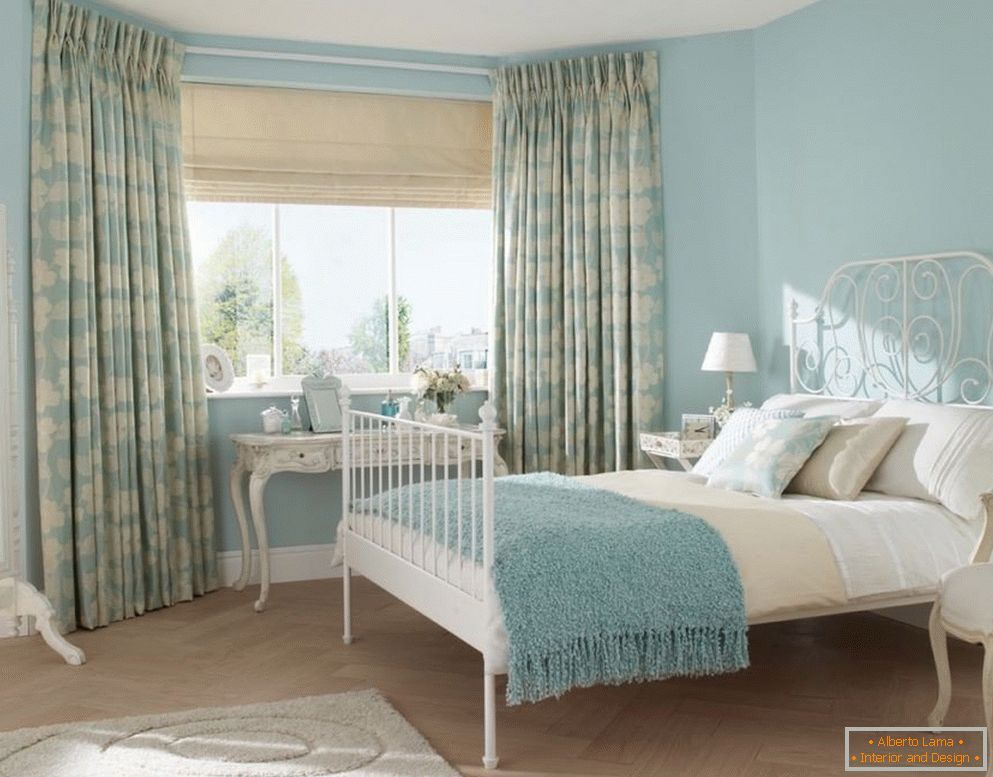 Tende per il design della camera da letto in blu