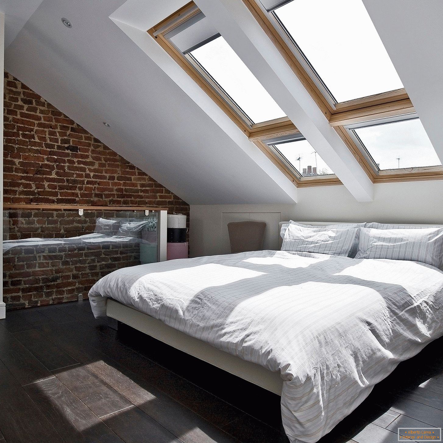 Design della camera da letto in soffitta