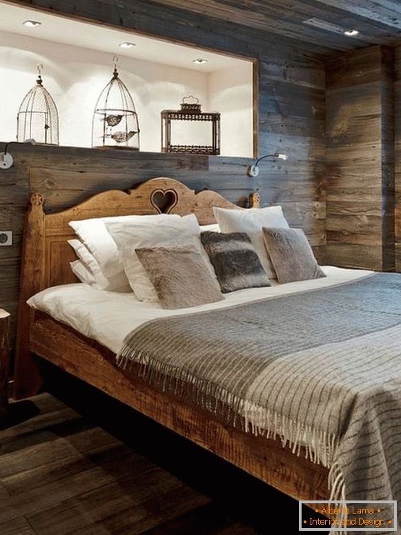 Camera da letto in stile country con legno