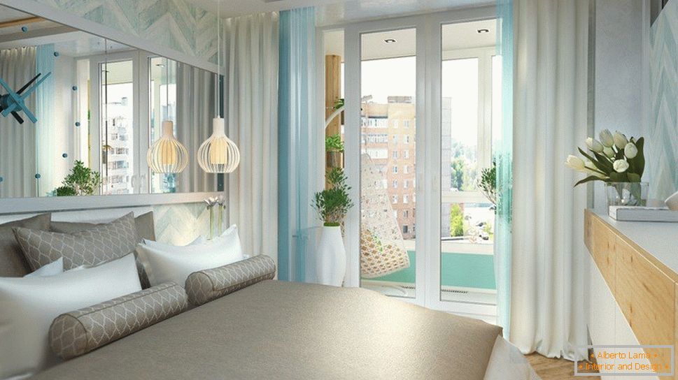 Camera da letto con porte panoramiche sul balcone