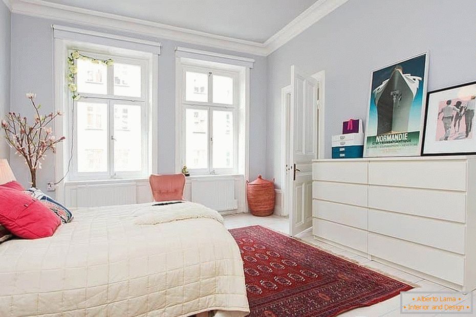 design della camera da letto in colori chiari