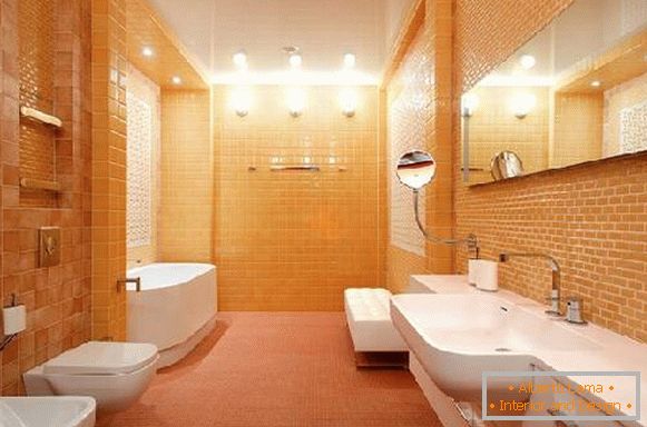 design di un bagno stretto combinato con un bagno, foto 36