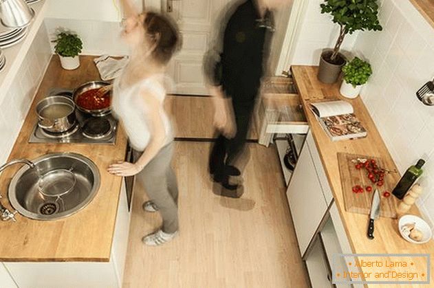 Mobili compatti per una cucina stretta