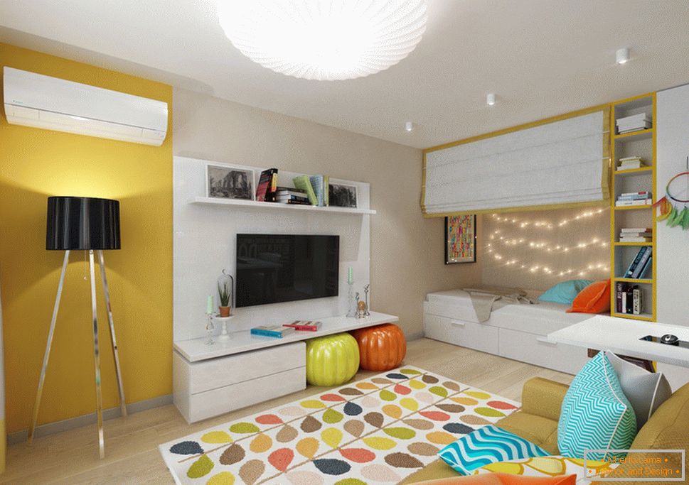 Interior design colorato di un piccolo appartamento