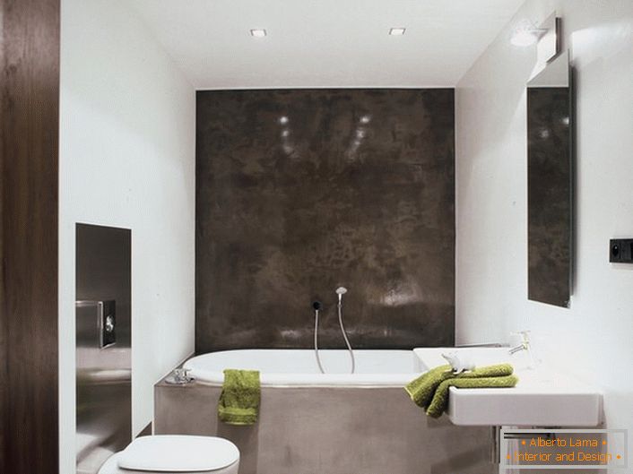 Tonalità chiare e scure del marrone: una soluzione tradizionale per arredare il bagno in uno stile moderno. Un piccolo bagno non è sovraccarico di dettagli inutili.