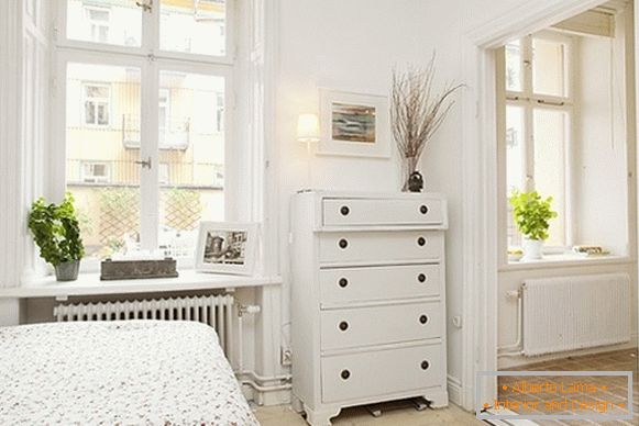 Interno di un confortevole appartamento in Svezia