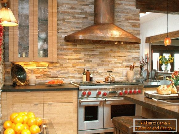 Pietra arenaria quarzite come decorazione murale in cucina