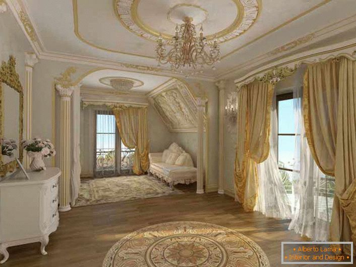 Una stanza barocca in una casa di campagna nel sud della Svizzera è decorata con stucco poliuretanico. 