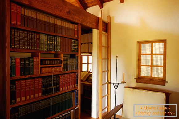 Biblioteca in un piccolo cottage Innermost House nel nord della California