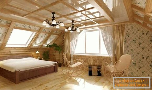 Interior design della soffitta in una casa di legno