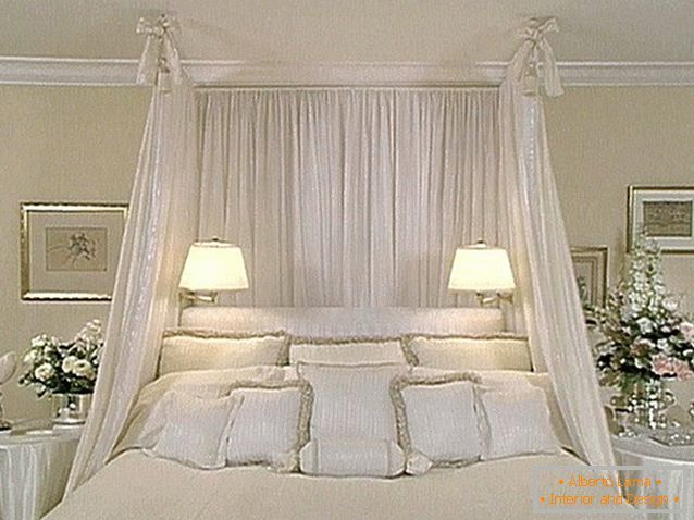 interno di una camera da letto in stile francese