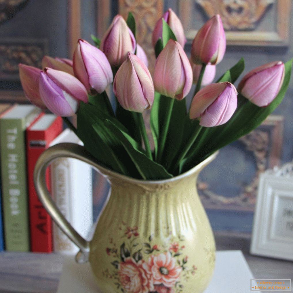 Monobook di tulipani artificiali