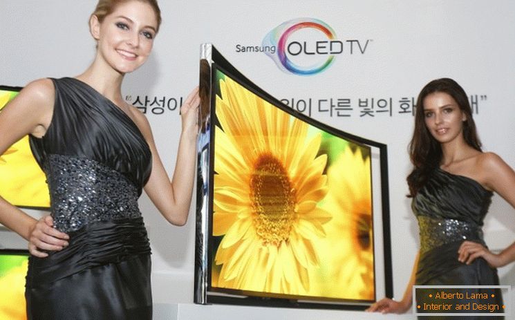 Samsung ha introdotto un TV OLED curvo