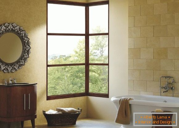 Miglior design della finestra - foto di una finestra d'angolo in bagno