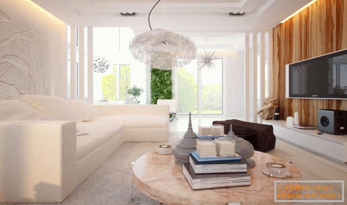 Interno del soggiorno in un moderno stile high-tech. Un minimo di decorazioni variegate, tecnologia moderna e design futuristico dell'arredamento. 