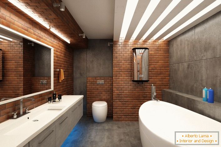 La simulazione della muratura in bagno in stile loft è armoniosamente combinata con mobili bianchi come la neve.