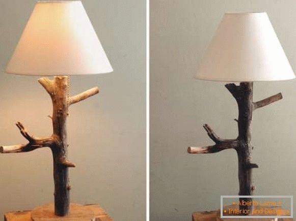 Lampada da tavolo fatta in casa in legno - foto