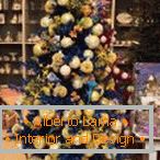 Orpelli e palle sull'albero di Natale
