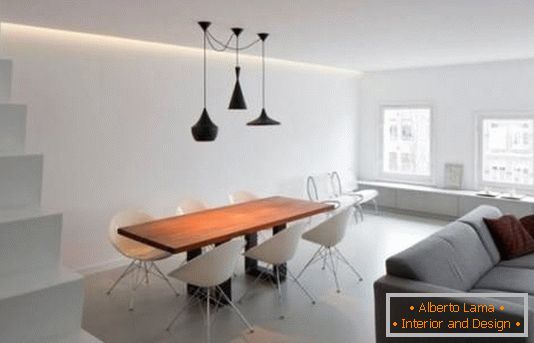 Design del salotto nello stile del minimalismo