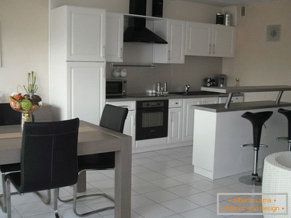 mobili da cucina в чёрно-белых тонах в дизайне квартиры студии