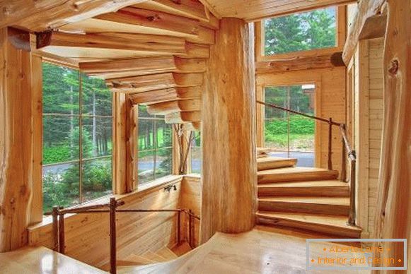 Progettazione di una scala in legno in una casa di legno