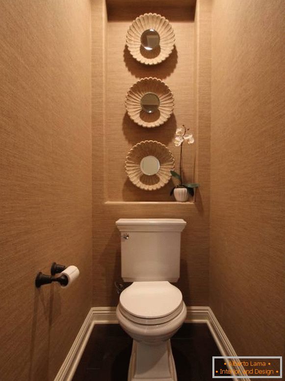 WC con nicchia per la decorazione