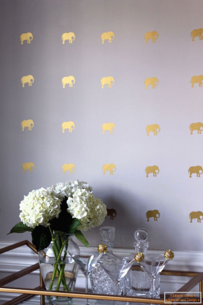 elefante-porpora e oro-wallpaper-design-idee-casa-boiserie-cute-wallpaper-animal-print-wallpaper-fai da te-bar-cart-how-to-make-inspiration-profumo-bottiglie-decor-oro- shop-room-ideas