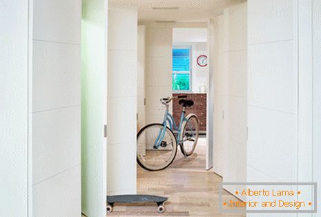 Bicicletta in un piccolo appartamento