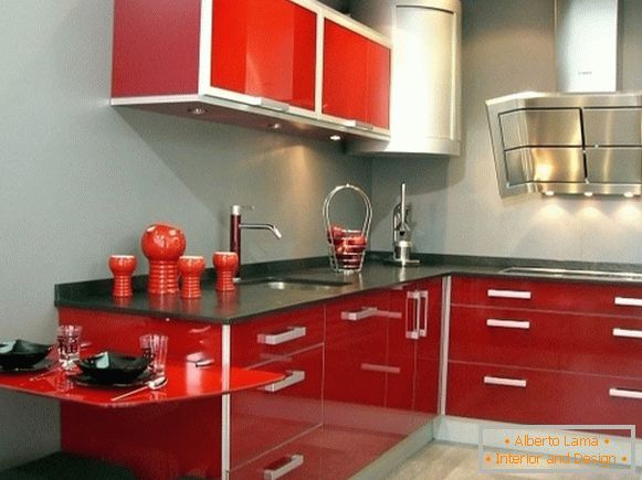Foto di cucina grigio rosso 40