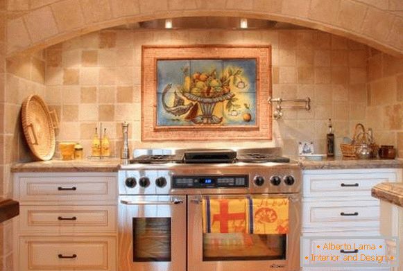 Decorare la cucina con piastrelle in stile provenzale