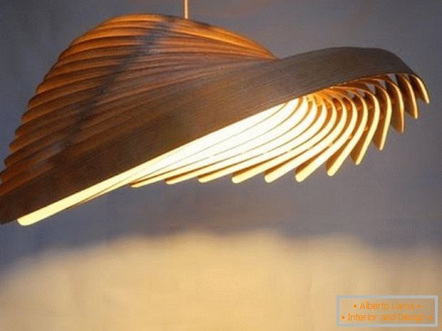 lampadario in legno originale