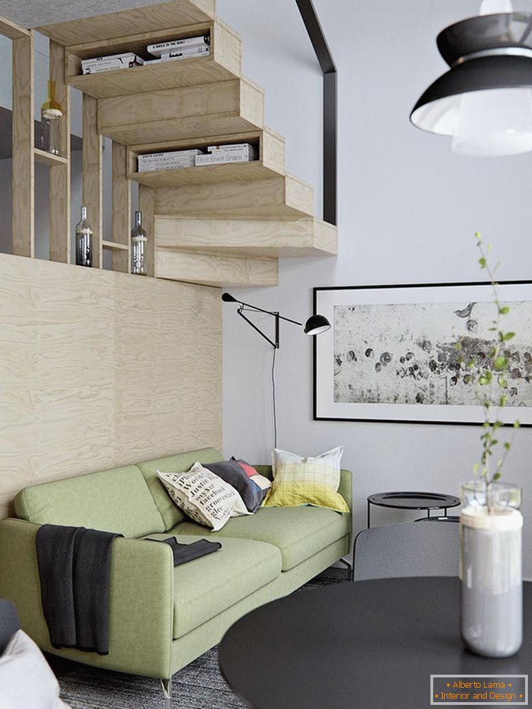 Piccolo appartamento su due livelli dai colori vivaci