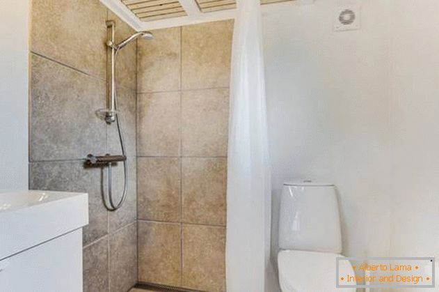 Bagno in una piccola casa privata